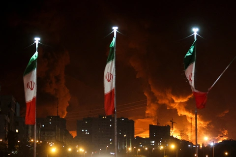Iran tuyên bố tấn công Israel là tự vệ, gửi lời cảnh báo các đồng minh