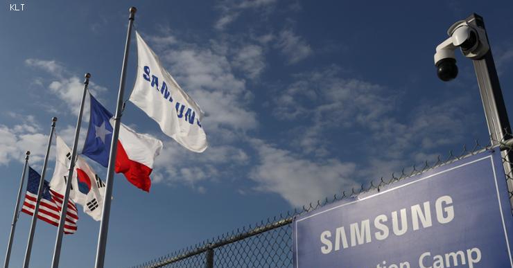 Thuế Trump đe dọa Apple, Samsung: Kinh tế Mỹ 'gánh' hệ lụy?