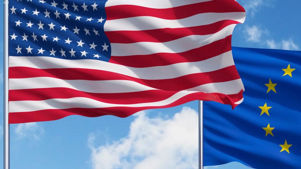 Trump ca ngợi đàm phán EU: Tác động tới Vàng & Ngoại tệ?