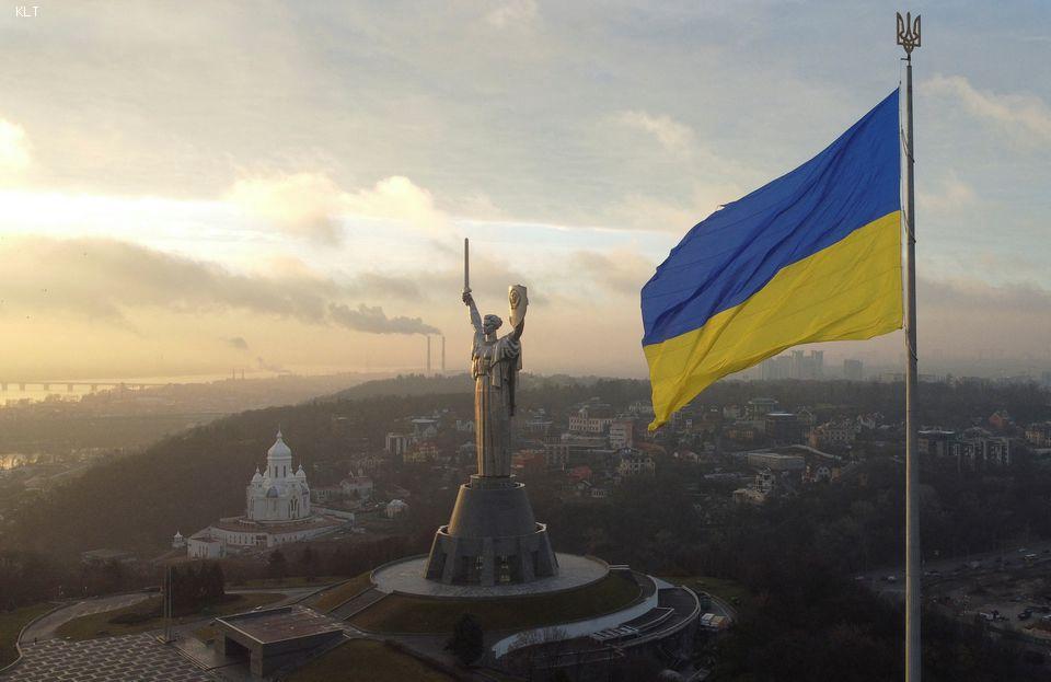 Ukraine Thay Đổi Lãnh Đạo Quân Sự: Tác Động Địa Chính Trị Lên Thị Trường Vàng & Ngoại Tệ